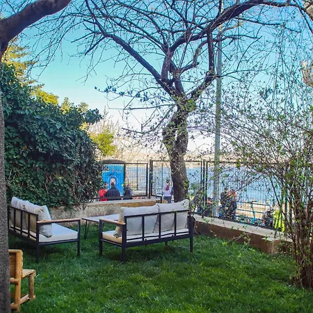 Amazing Bosphorus View With Private Garden Beyoglu アパート イスタンブール