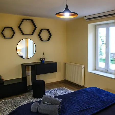 Amazing Bosphorus View With Private Garden Beyoglu Apartment